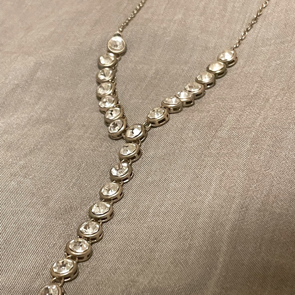 Gatsby-style gold and diamanté necklace with tassle